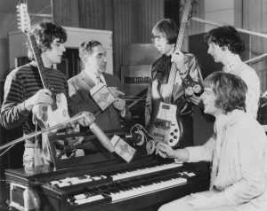 Pink Floyd Roger Waters Syd Barrett using Rotosound strings at Abbey Road Studios 1967