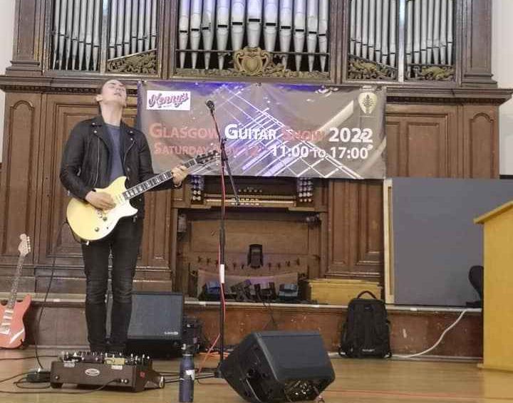Chris Buck at The Glasgow Guitar Show