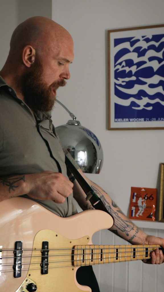 IDLES Dev with Rotosound Swing Bass 66 strings Adam Devonshire